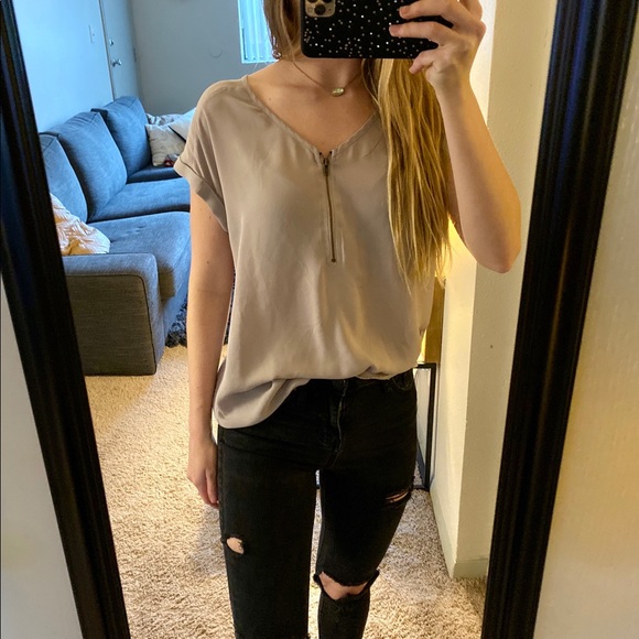 Gray Blouse - Picture 3 of 3